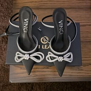 NEW Vinci leather womens heels size 6 converted chart size 36.